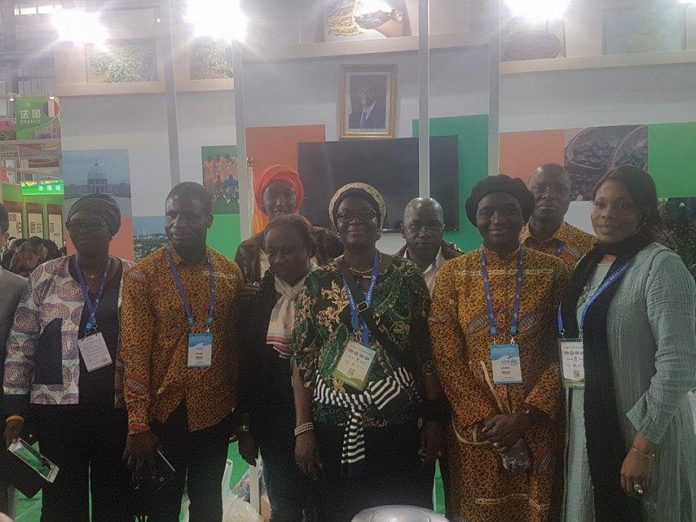 13/11/16 Foire dImport-export de Kunming: Le Conseil Caf-cacao rgale les Chinois